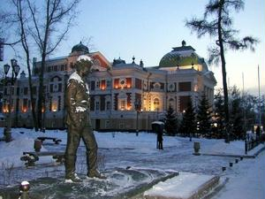 Памятник Александру Вампилову в г. Иркутске