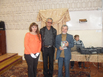 «Рейс особого назначения» в Михайловке. Главный специалист отдела историко-культурного наследия Наталья Николаевна Суханова, заслуженный работник культуры Республики Бурятия, артист Иркутского ТЮЗа Владимир Безродных, сибирский писатель Анатолий Григорьевич Байбородин.